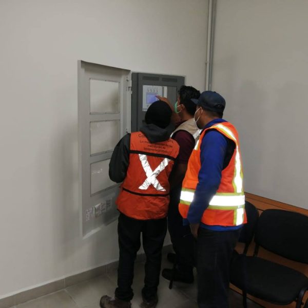 Revisión de panel de incendios